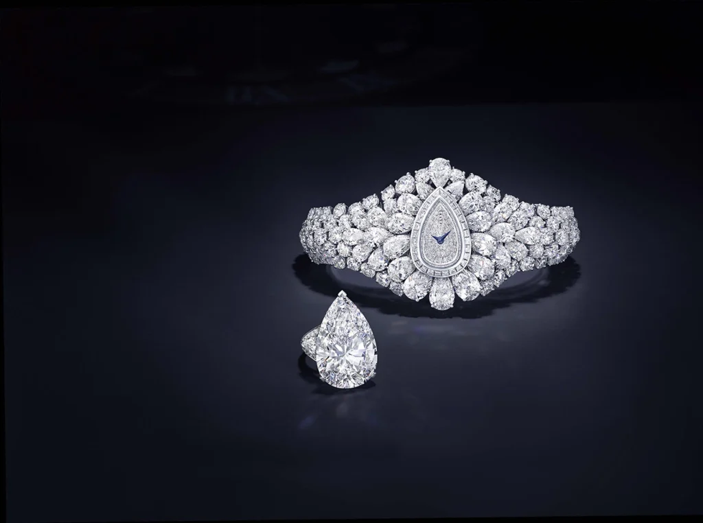 Graff Diamonds The Fascination luxury diamond watch with 152.96 carats and removable 38.13-carat pear-shaped diamond.