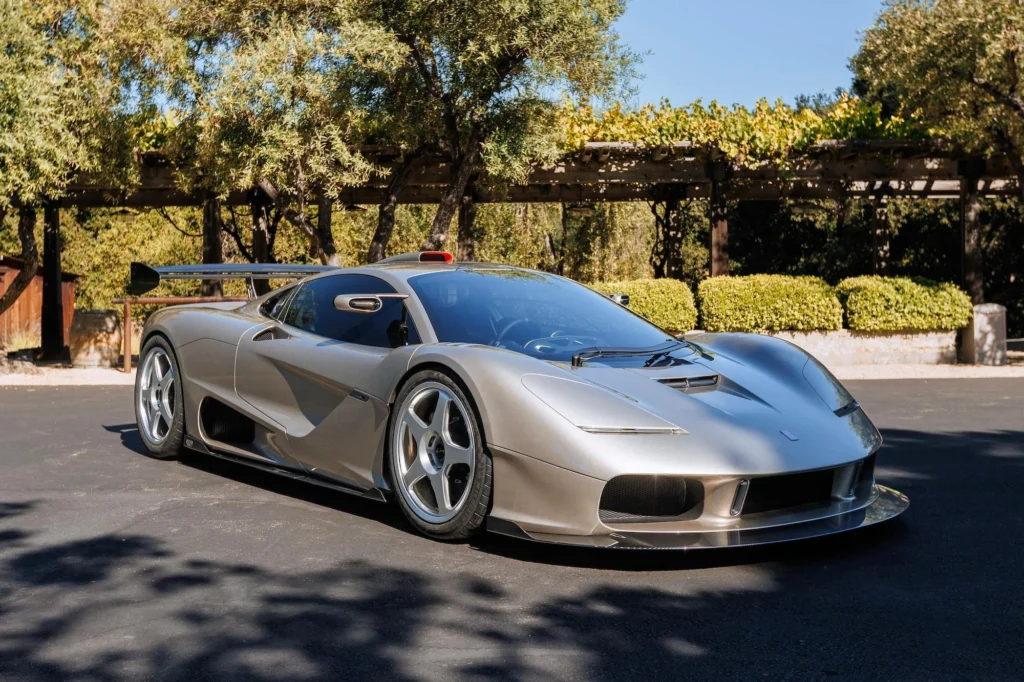 Explore the McLaren F1 and Bugatti Bolide die-cast models that capture legendary design, extreme performance, and automotive passion in miniature.
