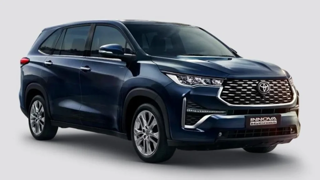 Toyota Innova Hycross Facelift features a bold grille, sharp LED lights and a premium hybrid MPV design. See the expected updates.