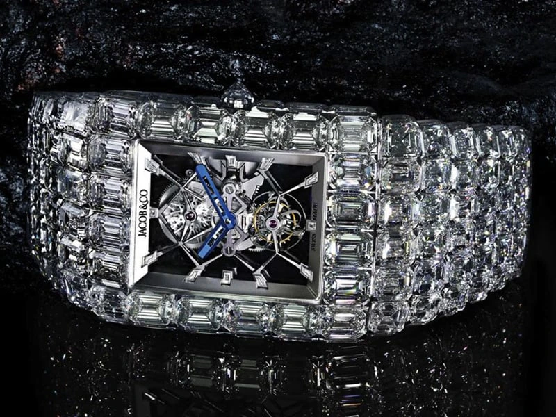 Jaeger-LeCoultre Joaillerie 101 Manchette luxury diamond cuff watch featuring the iconic Calibre 101 movement with elegant Swiss craftsmanship.