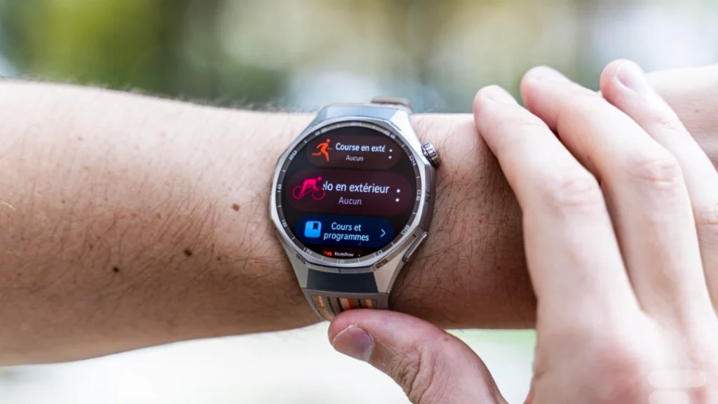 HUAWEI Watch GT 7 and GT 7 Pro premium smartwatch with AMOLED display, dual-band GNSS and long battery life.