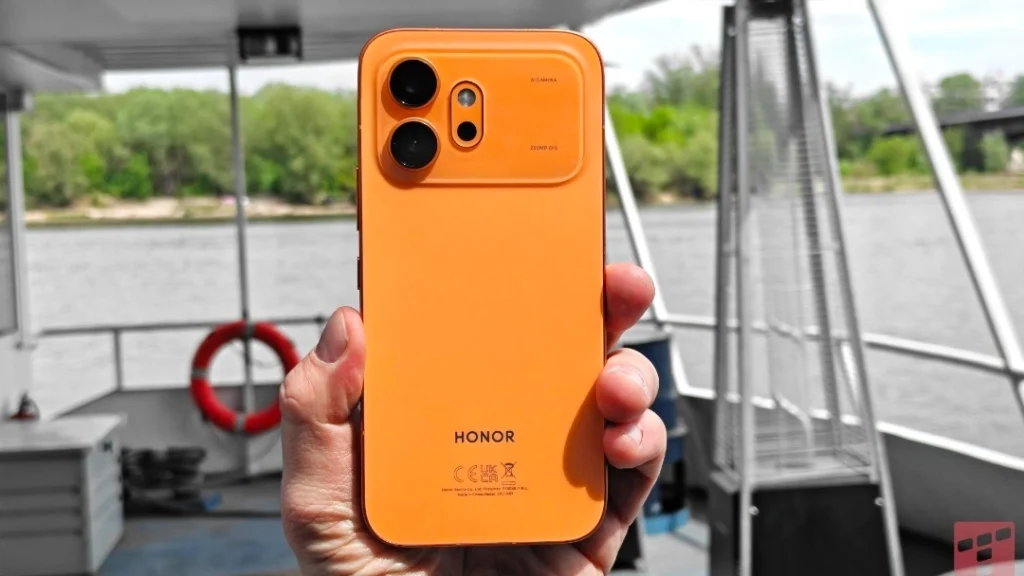 Honor Magic 9 leaked live image with Sky Blue and Yellow design