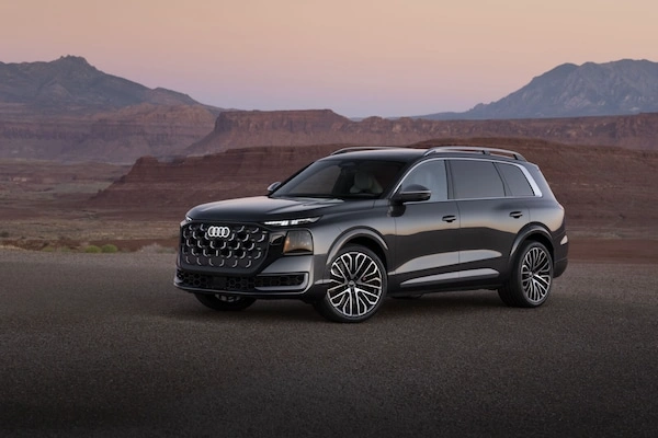 Audi Q9 flagship luxury SUV testing prototype with three-row design