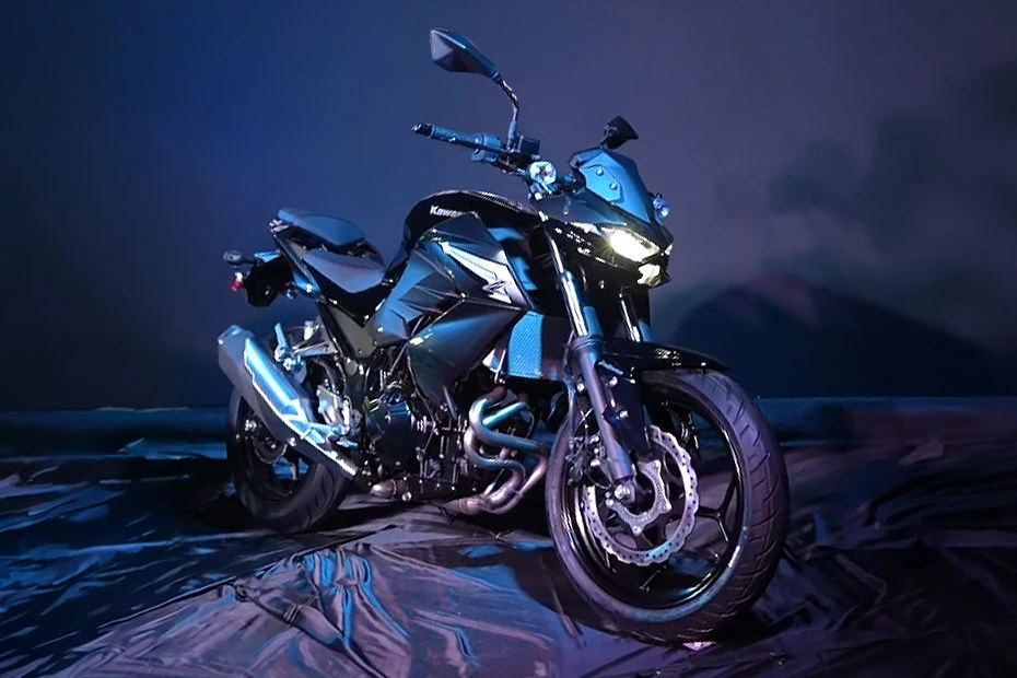 Kawasaki Z300 streetfighter motorcycle India launch